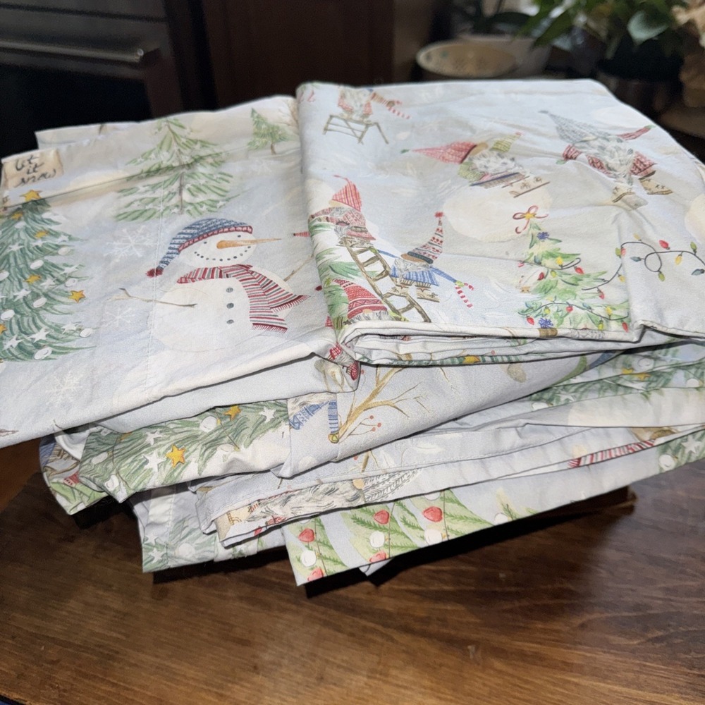 Pottery Barn Gnomes Christmas Organic Full Sheet Set 4pcs Blue Background